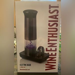 Electric wine bottle opener